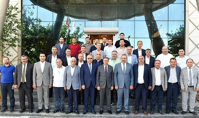 Vali Şıldak, sanayici ve üreticilerle bir araya geldi