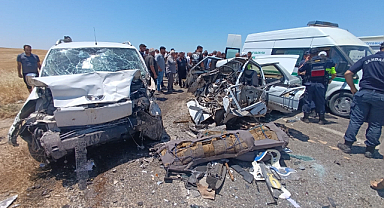 Feci kaza: 4 kişi hayatını kaybetti, 1 kişi yaralı