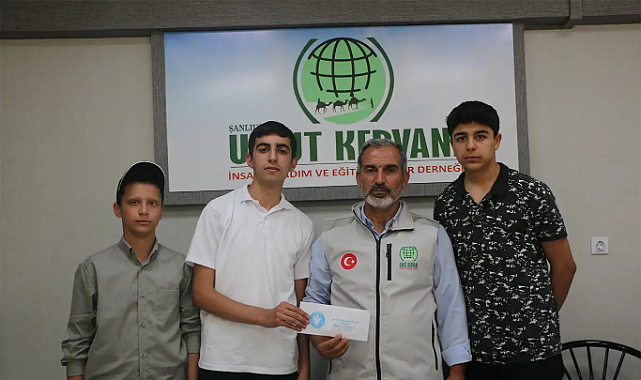 Örnek gençlerden anlamı davranış: Kazandıkları ödülü Gazze'ye bağışladılar 