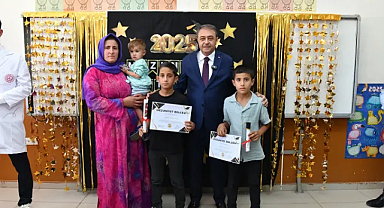 Şanlıurfa'da binlerce öğrenci karne heyecanı yaşadı