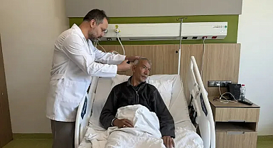 Türkiye'de bir ilk: 52 yaşındaki hasta lokal anestezi yöntemi ile sağlığına kavuştu