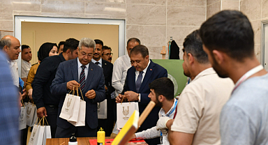 Vali Şıldak’tan AMATEM ve ÇEMATEM’e ziyaret: Gençlere akıllı saat hediyesi