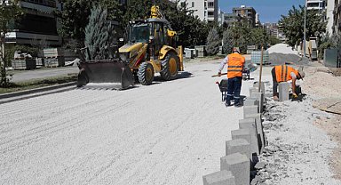Karaköprü’de altyapısı tamamlanan sokaklarda yenileme yapılıyor