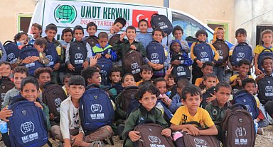 Umut Kervanı'ndan öğrencilere kırtasiye desteği