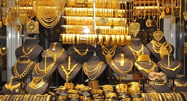 Altın fiyatları zirveye çıktı! Gram 4 bin 500 geçti