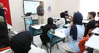 Başkan Kuş, üniversite hazırlık kursundaki gençlerle buluştu