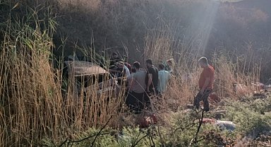 Bozova yolunda otomobil şarampole yuvarlandı: Yaralılar var