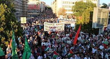 Gazze için Meclis'e on binler yürüyüşe geçti