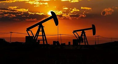 Gümrük vergileri arttı, Petrol düşüşe geçti