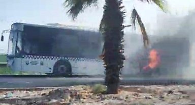 Şanlıurfa'da yolcu otobüsü alev aldı: Yolcular son anda kurtarıldı