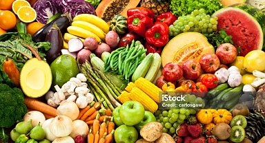 Urfa pazarında fiyat uçurumu: İncir 150 lira, domates 15 lira