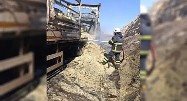 Şanlıurfa-Birecik otobanında araç yangını korkuttu