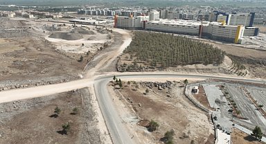 Şanlıurfa Şehir Hastanesi bağlantı yollarında asfalt çalışmaları başladı
