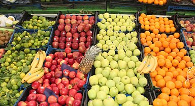 Tezgâhlarda yerini alan kış meyvelerine yoğun talep