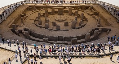 Göbeklitepe’de ziyaretçi yoğunluğu: Günlük ortalama 5 bin kişi