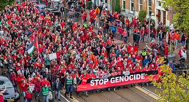 Hollanda'da hükümetin israil politikasına protesto!