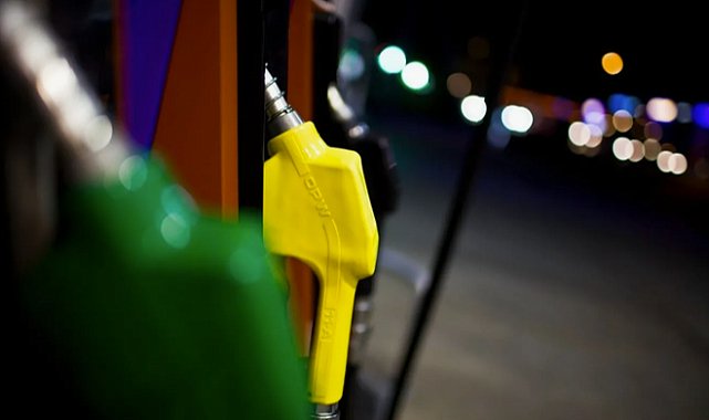 Akaryakıta gece yarısı sürprizi! Benzin ve motorine indirim geldi
