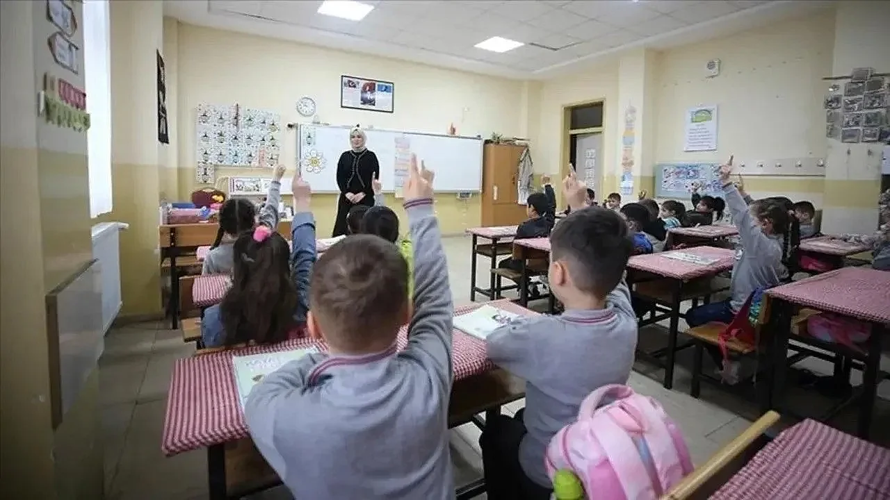 Ara tatil kalkıyor mu? Bakan Tekin'den net açıklama