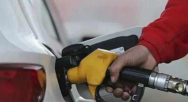 Araç sahiplerine iyi haber: Motorine 2,44 TL indirim geliyor