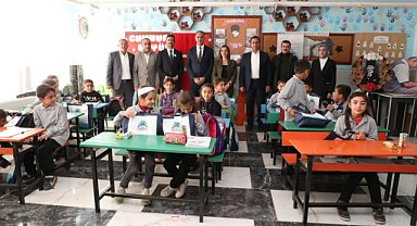 Eyyübiye Kırkmağara’da Öğretmenler Günü Kutlandı