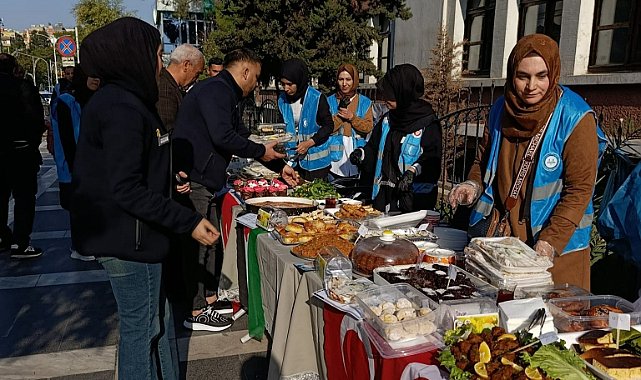 Gazze için hayır çarşısına Urfalılardan yoğun ilgi