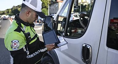 Trafikte zorbalığa ağır ceza: 180 bin tl ve ehliyete el koyma geliyor!